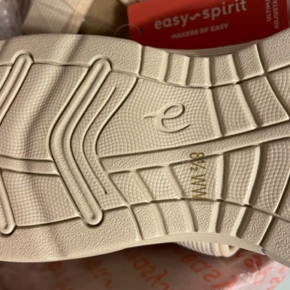 Easy Spirit Sandles - Picture 1 of 2